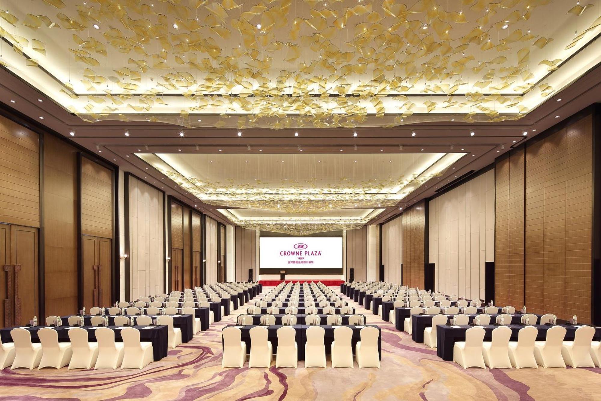 Crowne Plaza Yibin By Ihg Hotel Exterior photo